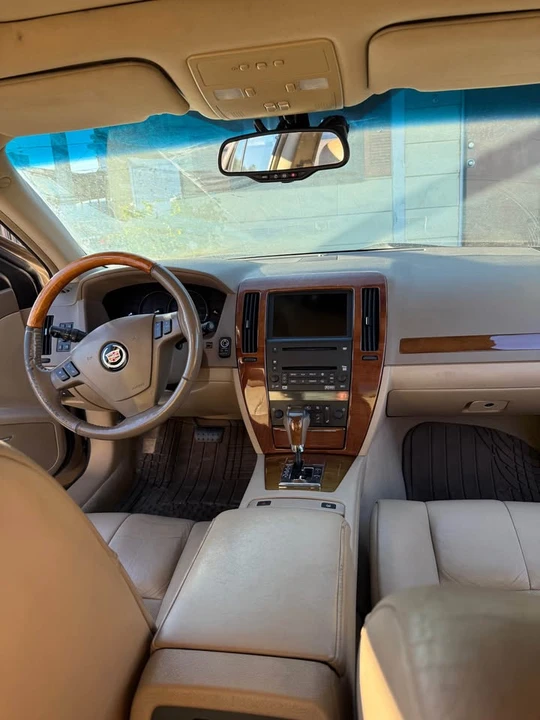 2005 Cadillac STS - Image 9 of 12
