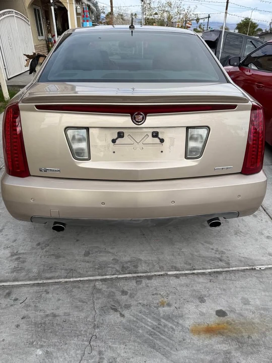 2005 Cadillac STS - Image 8 of 12