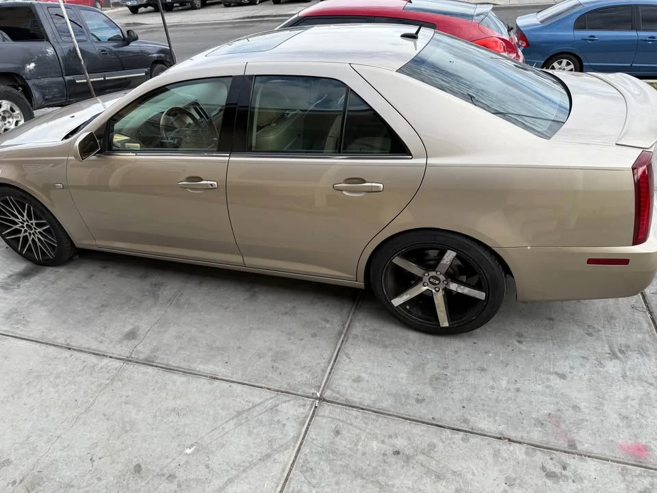 2005 Cadillac STS - Image 2 of 12