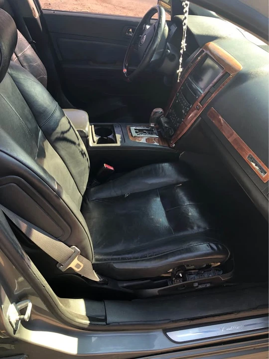 2005 Cadillac STS - Image 6 of 8
