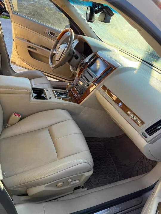 2005 Cadillac STS - Image 10 of 12
