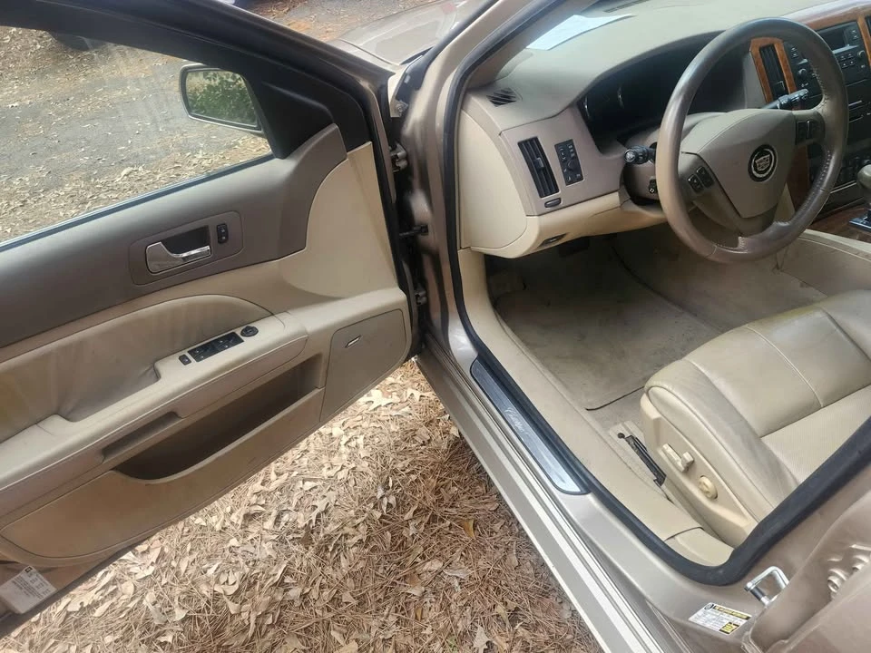 2005 Cadillac STS - Image 9 of 14