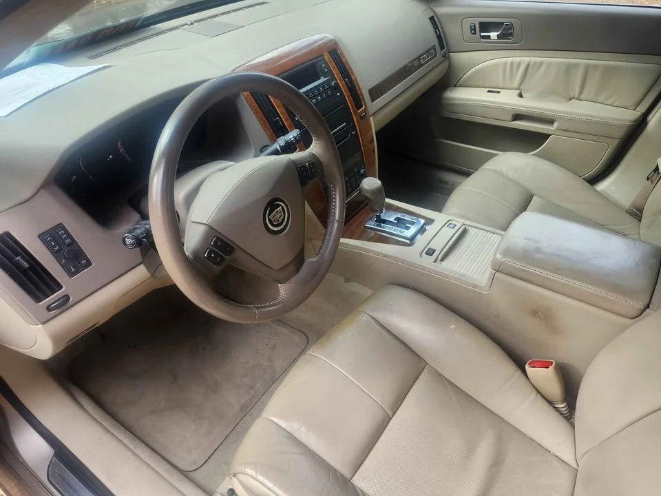 2005 Cadillac STS - Image 10 of 14
