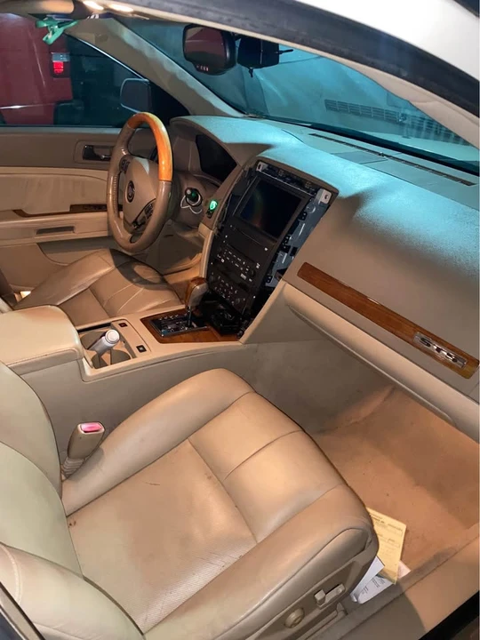 2005 Cadillac STS - Image 8 of 9