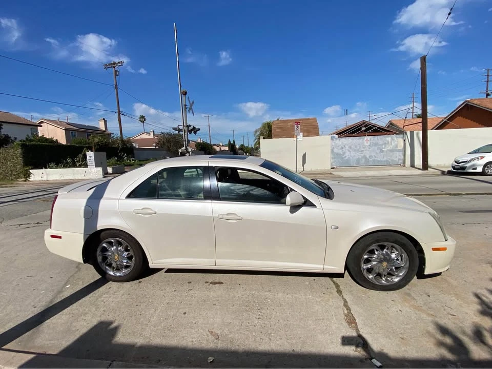 2005 Cadillac STS - Image 2 of 9