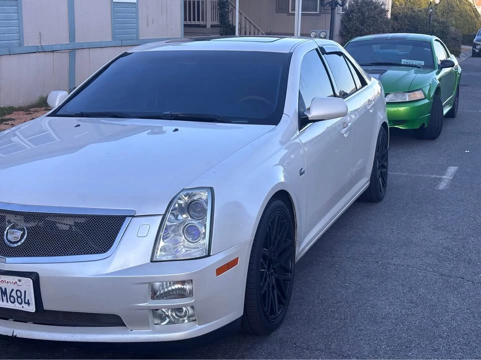 2005 Cadillac STS - Image 2 of 4