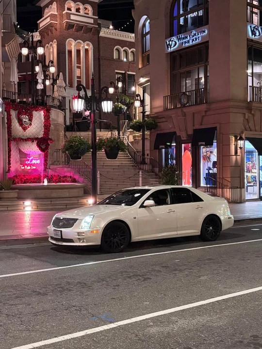 2005 Cadillac STS - Image 3 of 4