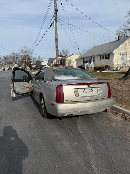 2005 Cadillac STS - Image 3 of 4