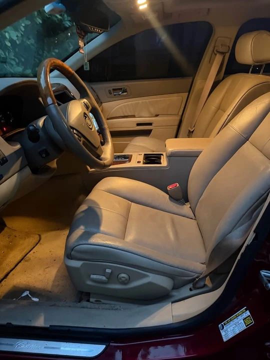 2005 Cadillac STS - Image 6 of 7