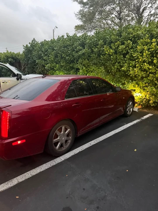 2005 Cadillac STS - Image 2 of 7
