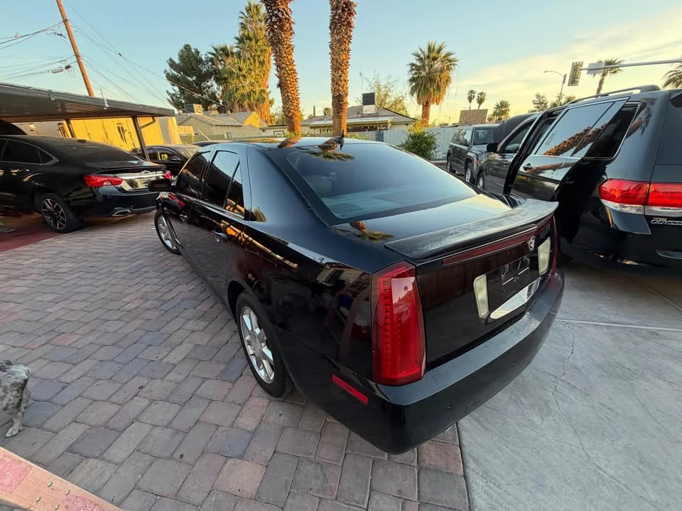 2005 Cadillac STS - Image 10 of 17