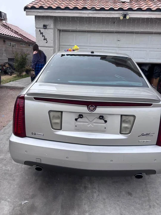 2005 Cadillac STS - Image 5 of 11
