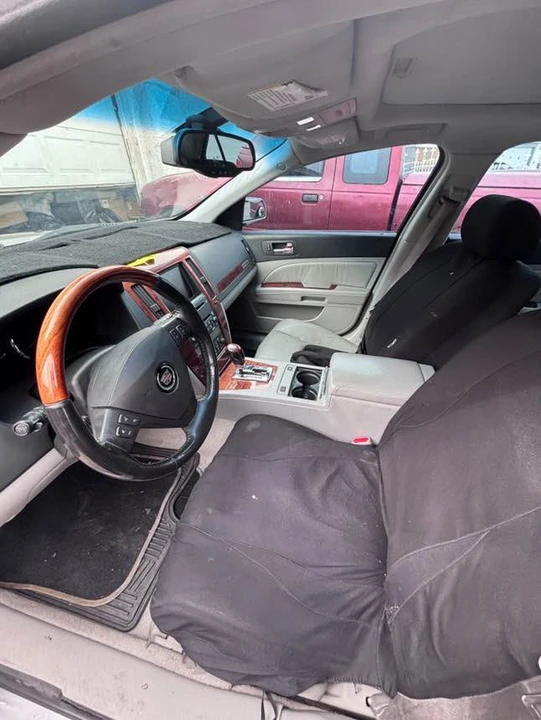 2005 Cadillac STS - Image 8 of 11