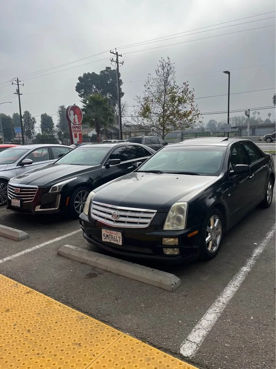 2005 Cadillac STS - Image 2 of 2