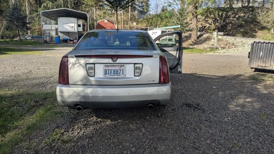 2005 Cadillac STS - Image 2 of 4