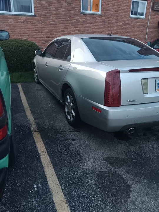 2005 Cadillac STS - Image 8 of 9