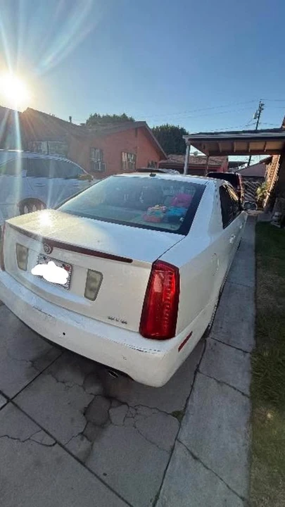 2005 Cadillac STS - Image 2 of 5