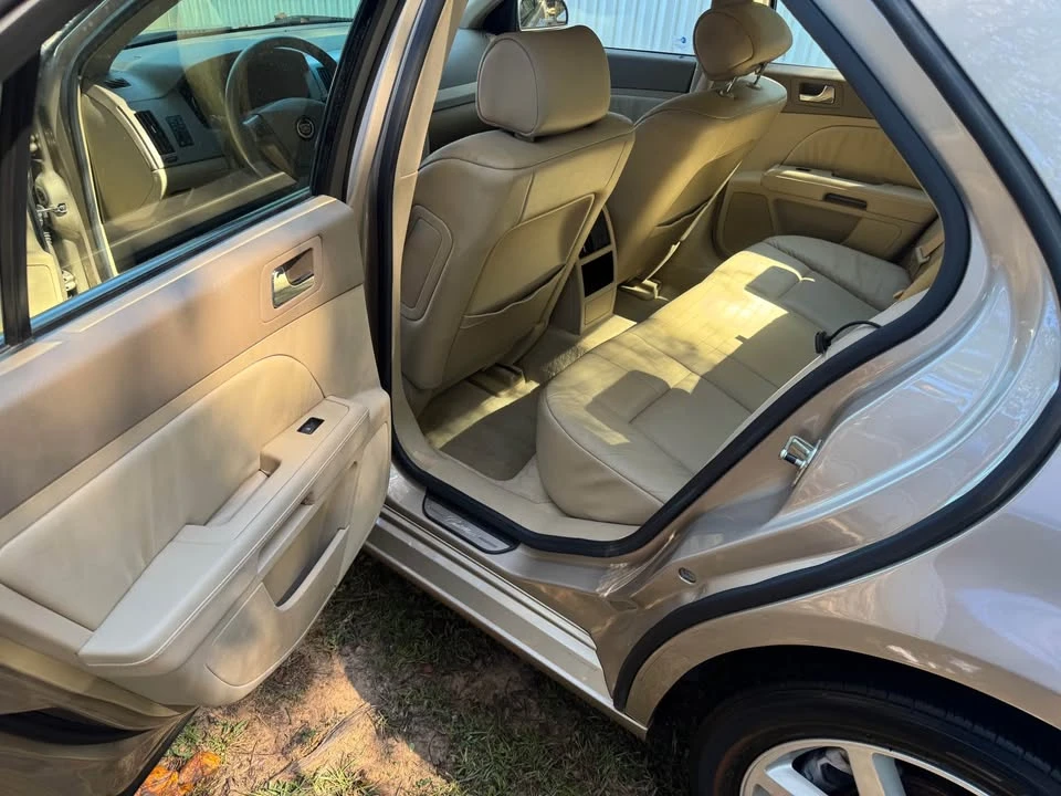 2005 Cadillac STS - Image 8 of 10