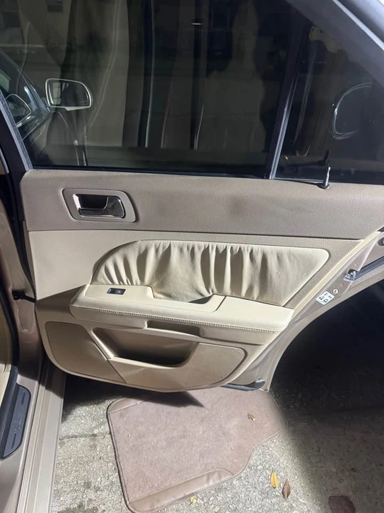 2005 Cadillac STS - Image 9 of 10