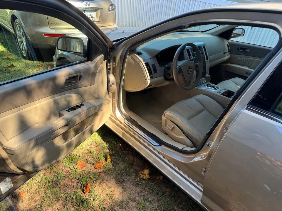 2005 Cadillac STS - Image 7 of 10