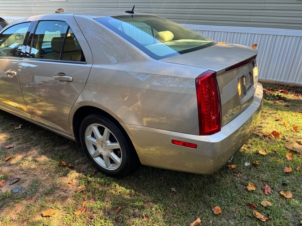 2005 Cadillac STS - Image 5 of 10
