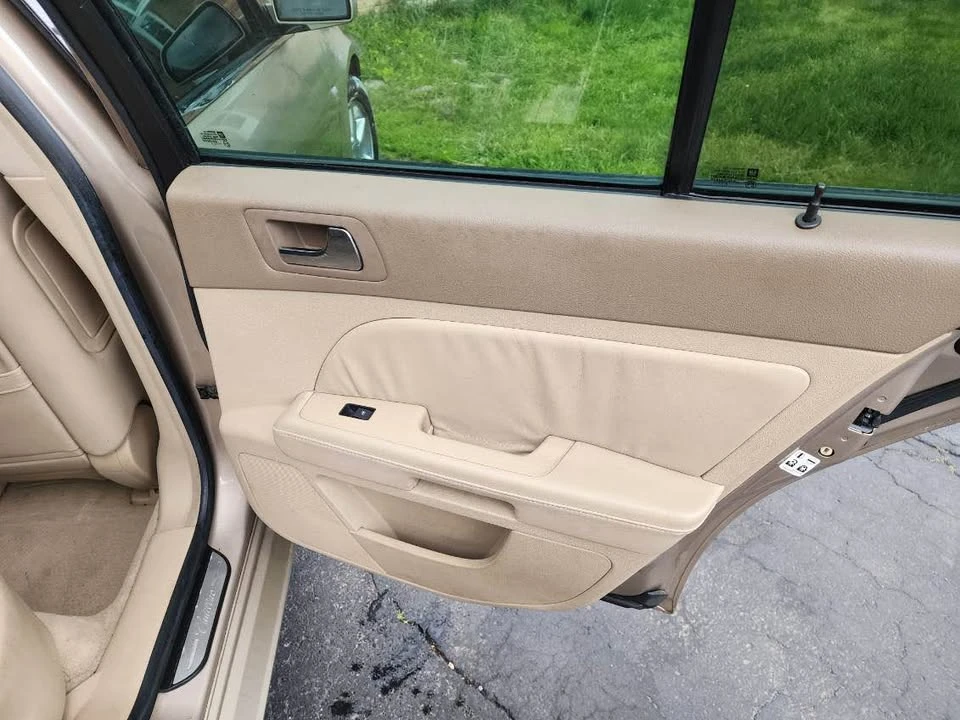 2005 Cadillac STS - Image 15 of 16