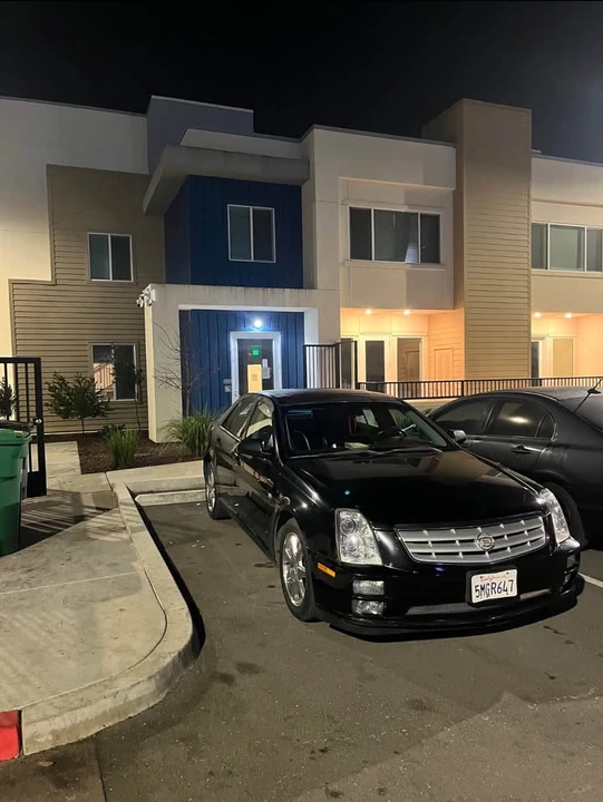 2005 Cadillac STS - Image 3 of 5