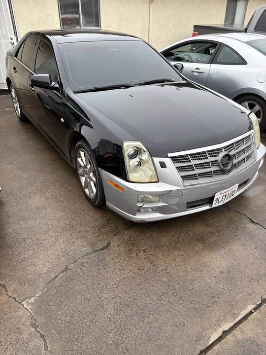 2005 Cadillac STS - Image 2 of 5
