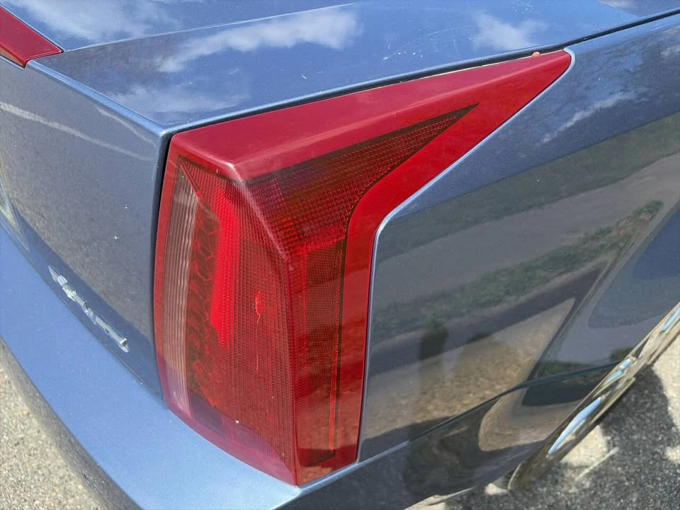 2005 Cadillac XLR - Image 15 of 20