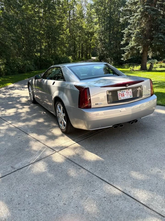 2005 Cadillac XLR - Image 9 of 12