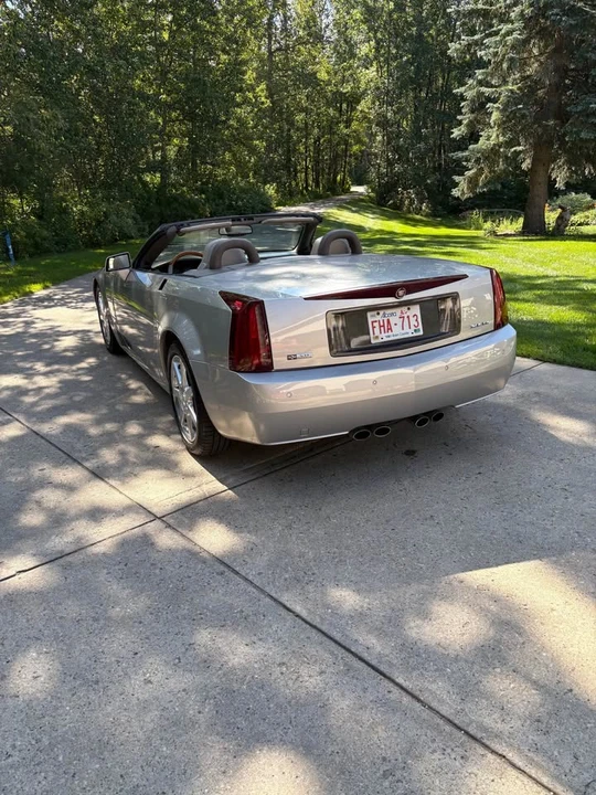 2005 Cadillac XLR - Image 7 of 12