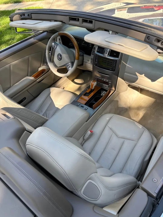 2005 Cadillac XLR - Image 3 of 12