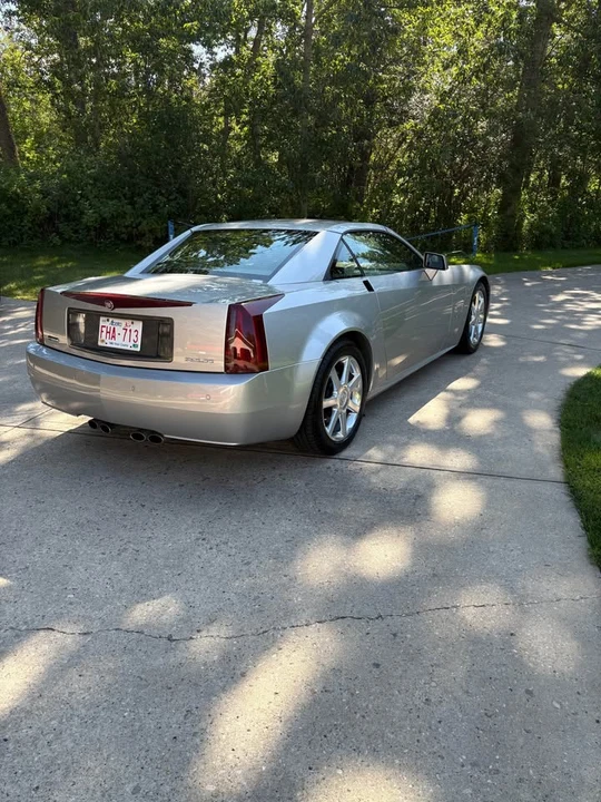 2005 Cadillac XLR - Image 8 of 12