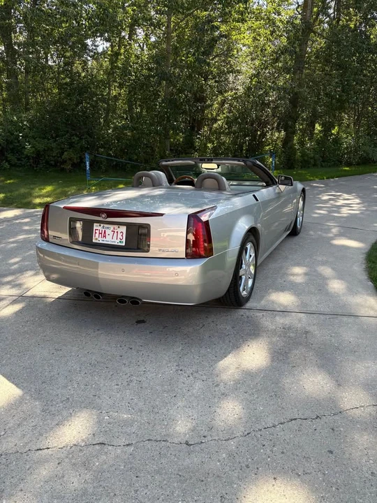 2005 Cadillac XLR - Image 6 of 12