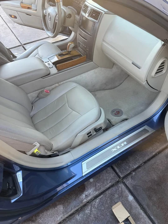 2005 Cadillac XLR - Image 9 of 11