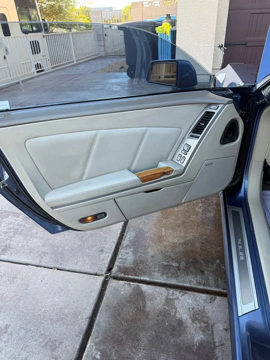 2005 Cadillac XLR - Image 10 of 11