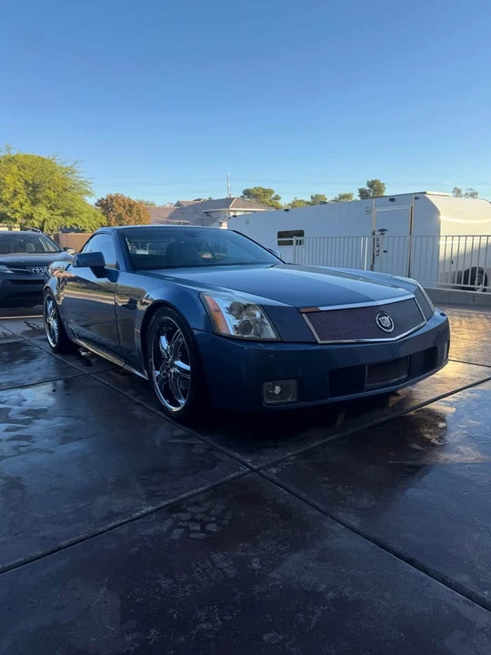 2005 Cadillac XLR - Image 2 of 11
