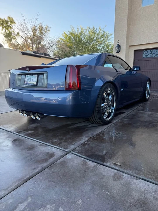 2005 Cadillac XLR - Image 5 of 11