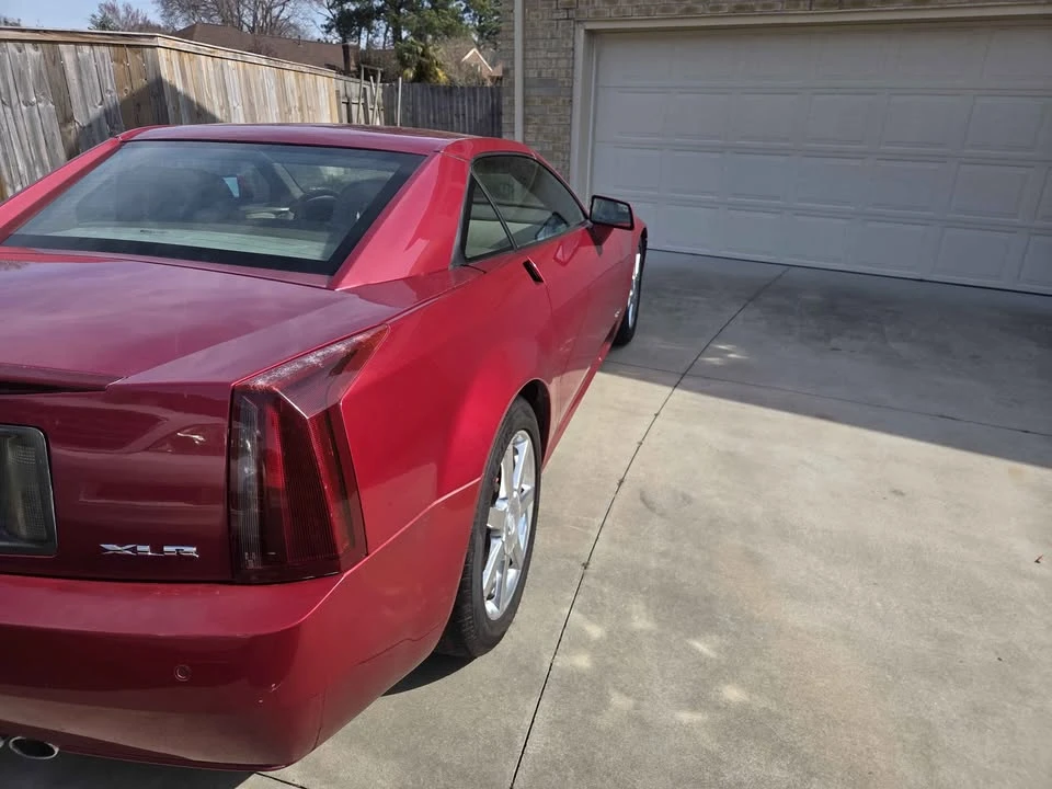 2005 Cadillac XLR - Image 9 of 14