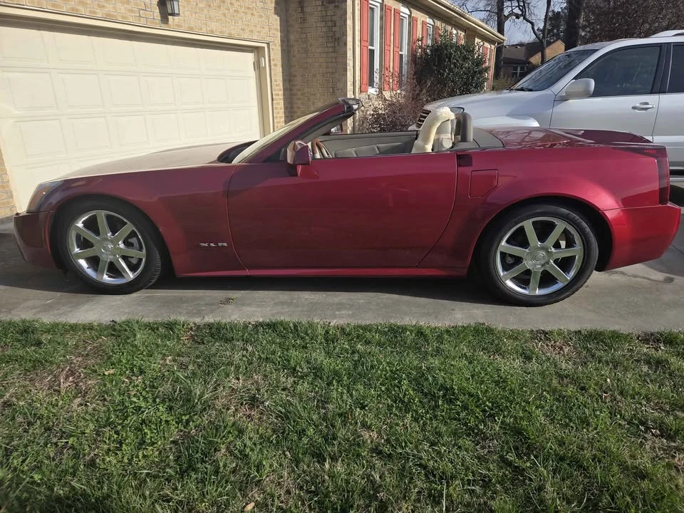 2005 Cadillac XLR - Image 5 of 14