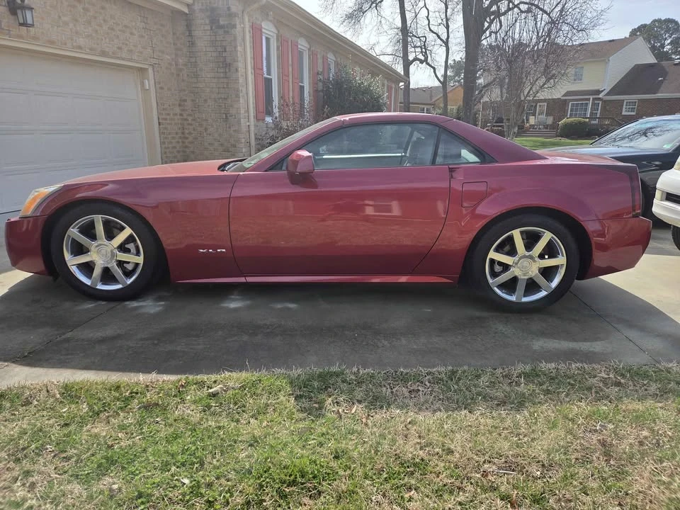 2005 Cadillac XLR - Image 2 of 14