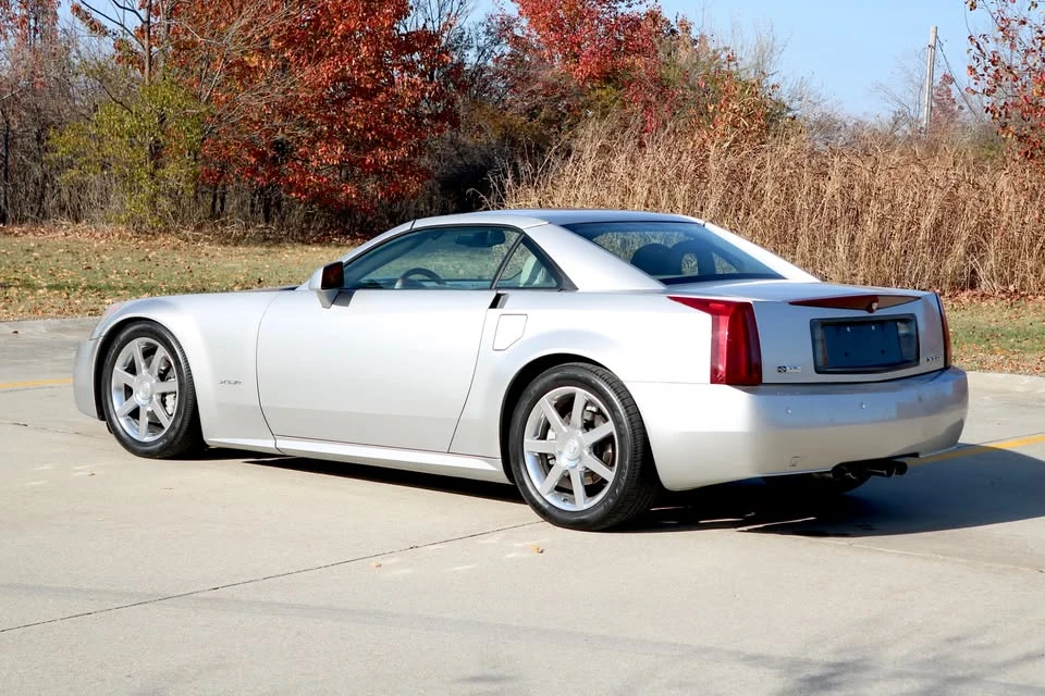 2005 Cadillac XLR - Image 6 of 20