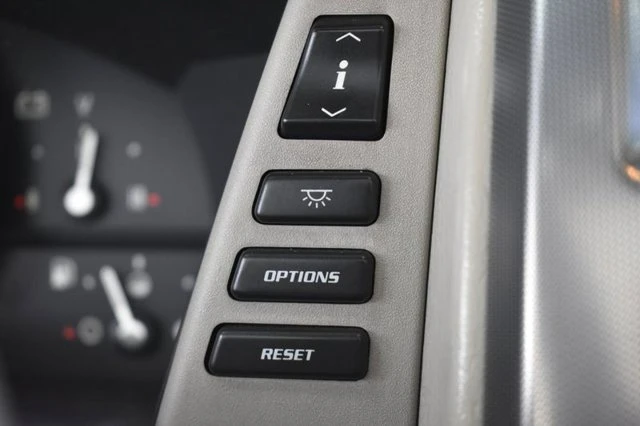 2005 Cadillac XLR - Image 18 of 20