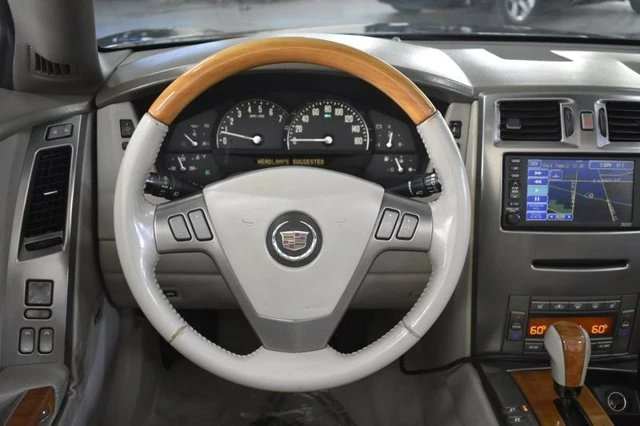 2005 Cadillac XLR - Image 13 of 20