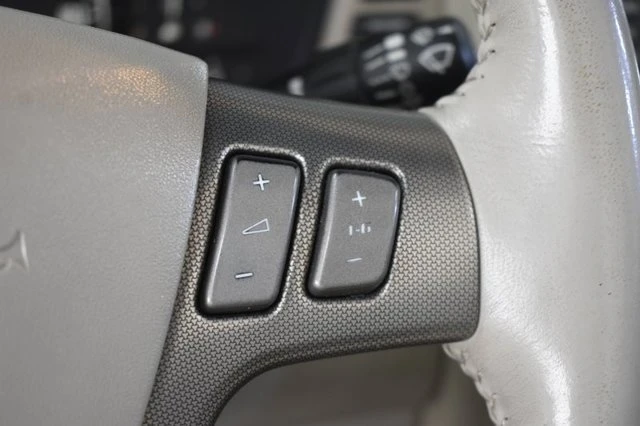 2005 Cadillac XLR - Image 16 of 20