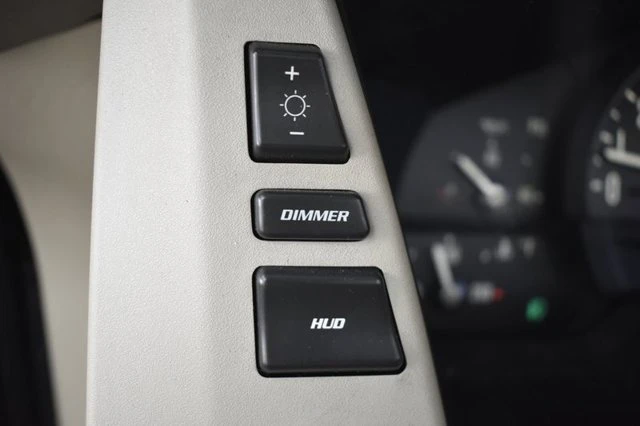2005 Cadillac XLR - Image 17 of 20