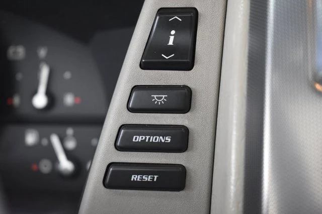 2005 Cadillac XLR - Image 18 of 20