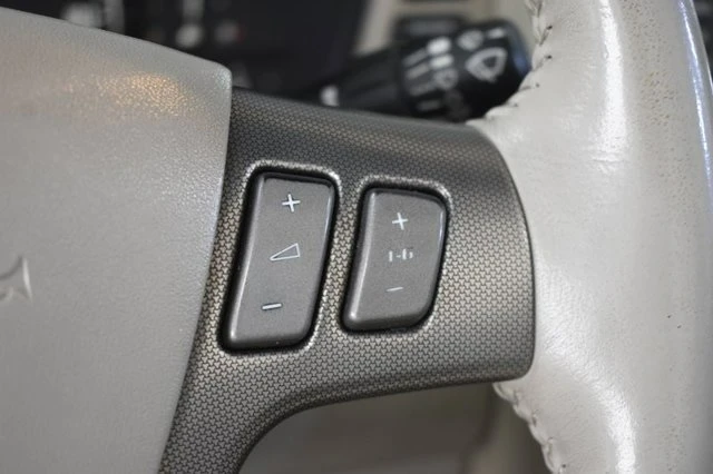 2005 Cadillac XLR - Image 16 of 20