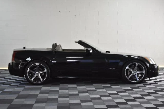 2005 Cadillac XLR - Image 8 of 20