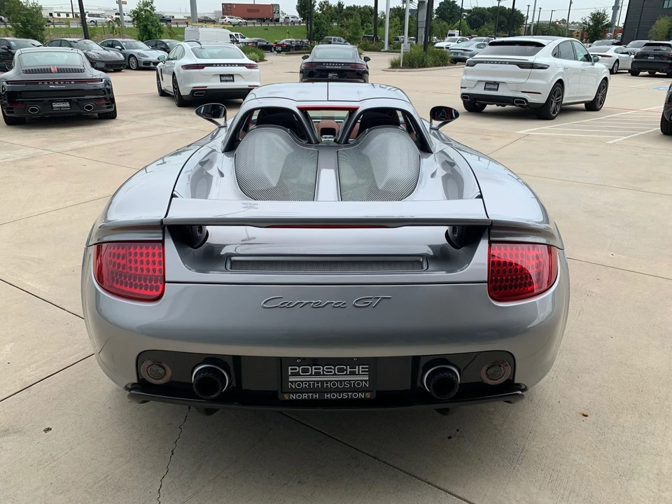 2005 Porsche Carrera GT - Image 10 of 18